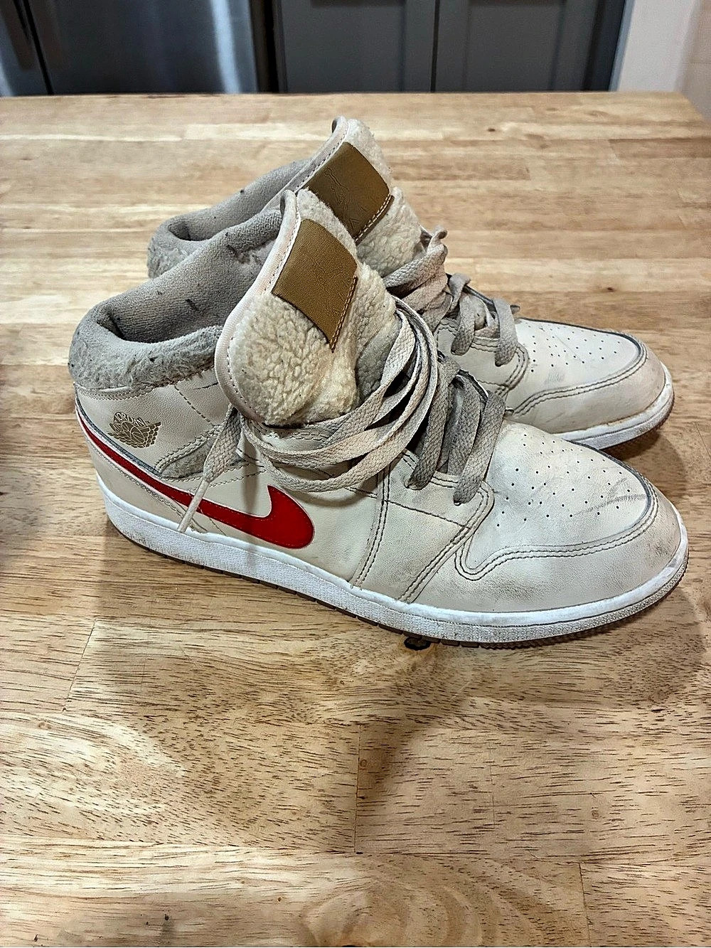 Nike Air Jordan 1 Mid GS Fleece Beige Youth Size 6.5Y -  DO2207-264
